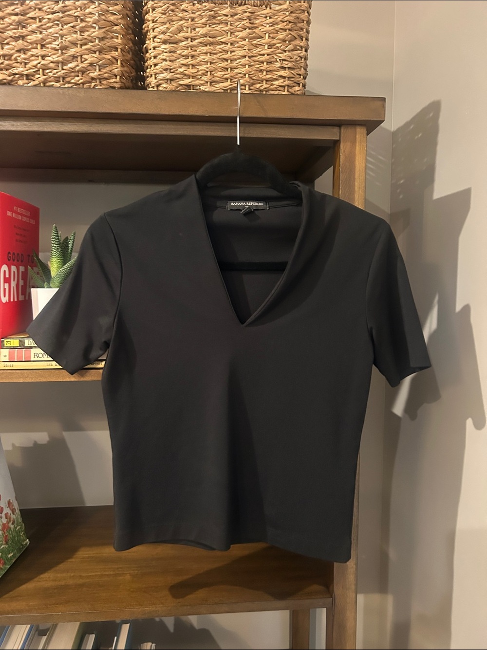Banana Republic Black V-Neck Short Sleeve Top with Folded Collar